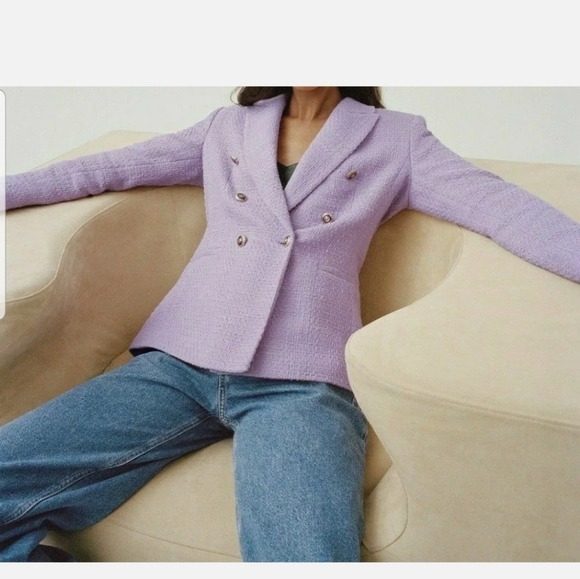 Lilac Tweed Blazer with Gold Buttons - Picture 3 of 6